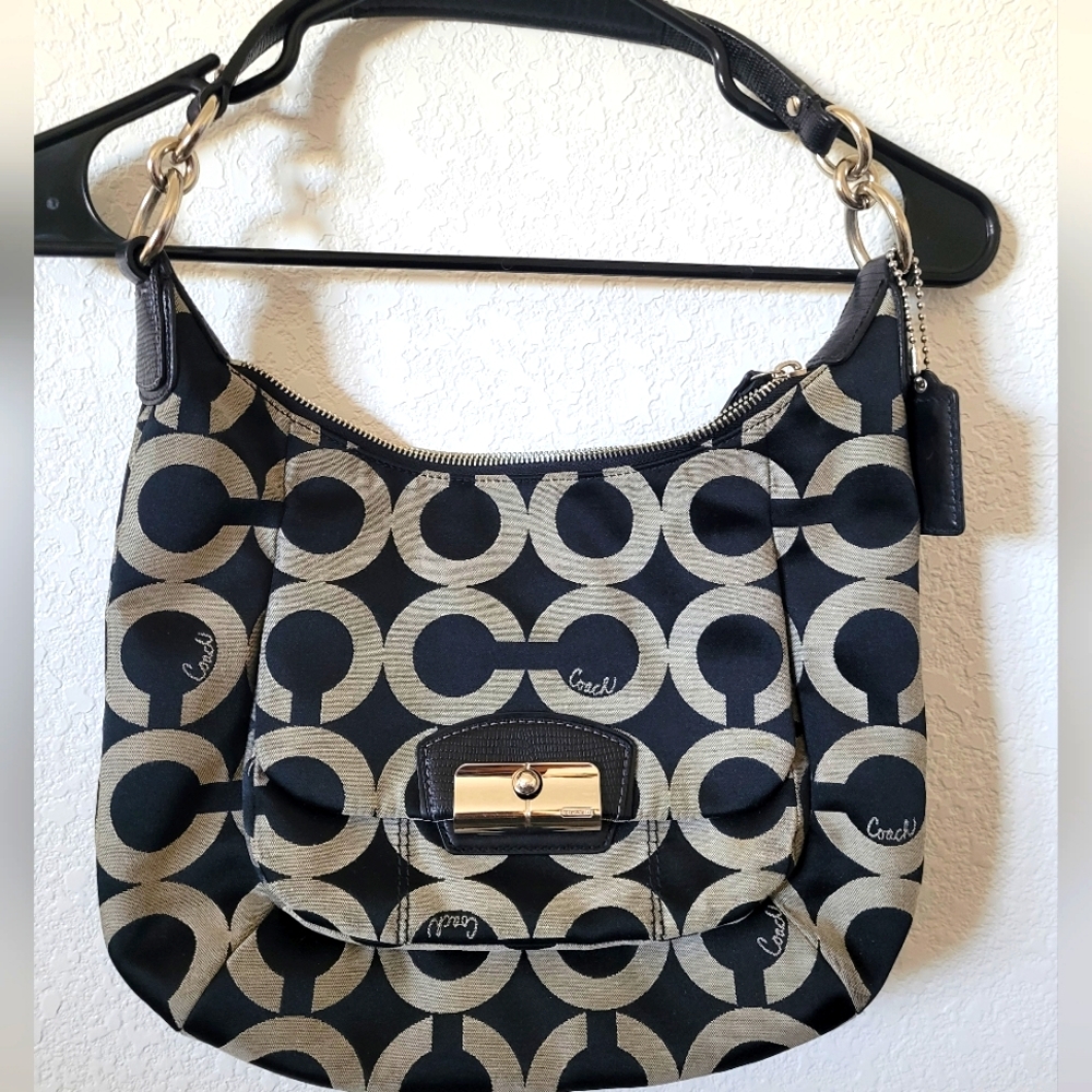 Coach Kristin Hobo Bag Chain Link Op